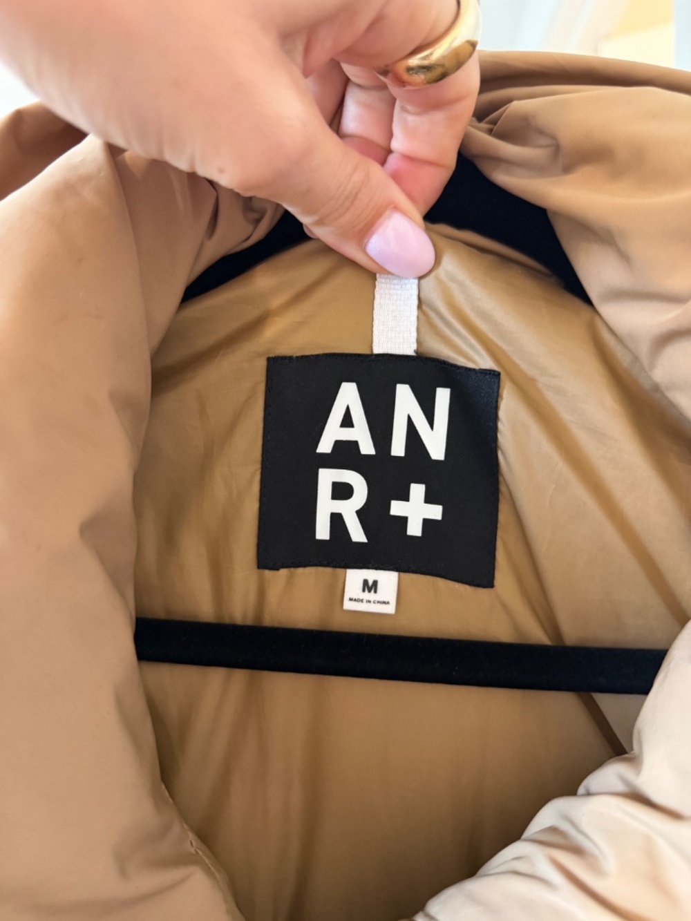 ANR+ Oversized Camel Puffer Jacket Me - Picture 3 of 5